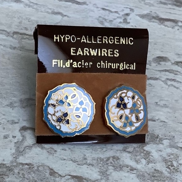 Vintage mini triquetra Cloisonné Earrings Studs - Picture 2 of 7